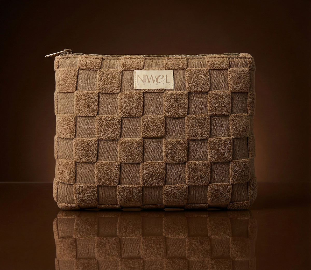 pochette marron en mousse avec fermeture zippée